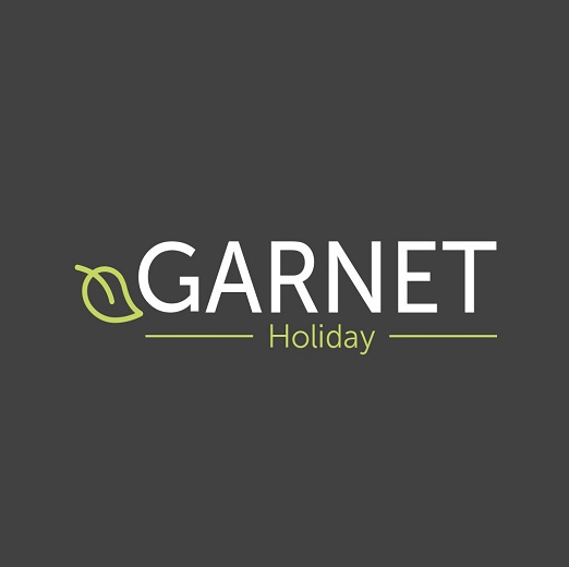 Garnet Holiday Green Forest — логотип